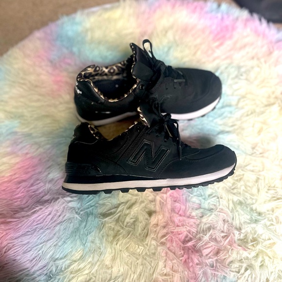 New Balance 574 Running Shoe Black Leopard Print WL574SPK Women Size US 8 - Picture 5 of 10